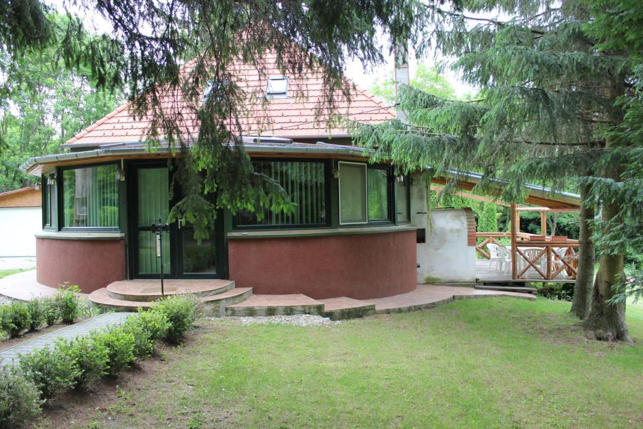 Nagy-Magyarország Park Isztimér Exterior foto