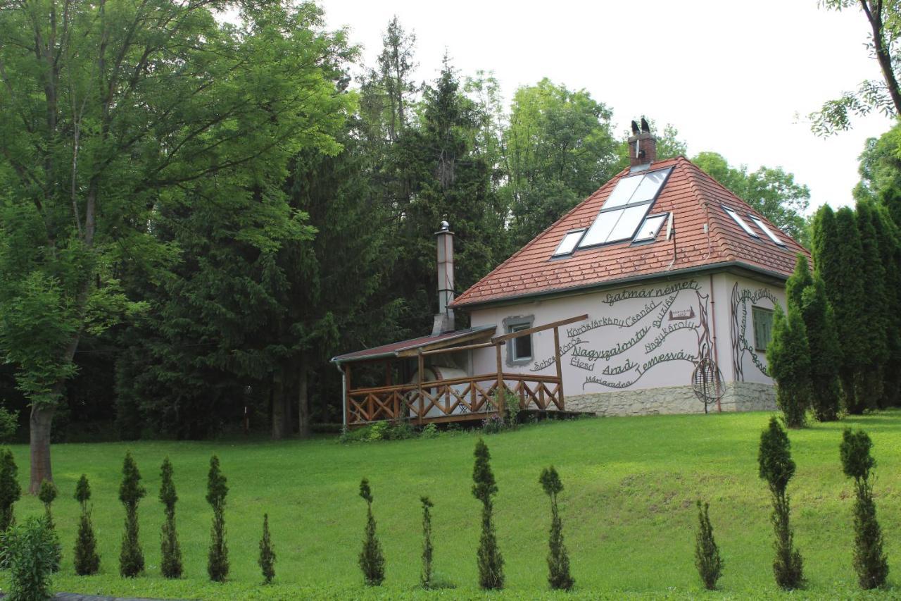 Nagy-Magyarország Park Isztimér Exterior foto