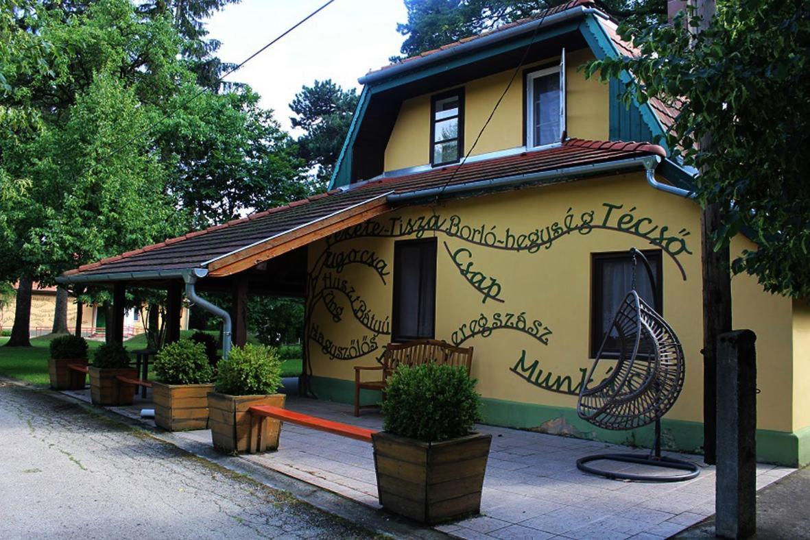 Nagy-Magyarország Park Isztimér Exterior foto